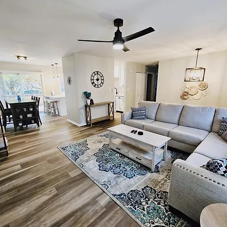 Beautifully Renovated 4Bed/2Bath Home - Pets Ok